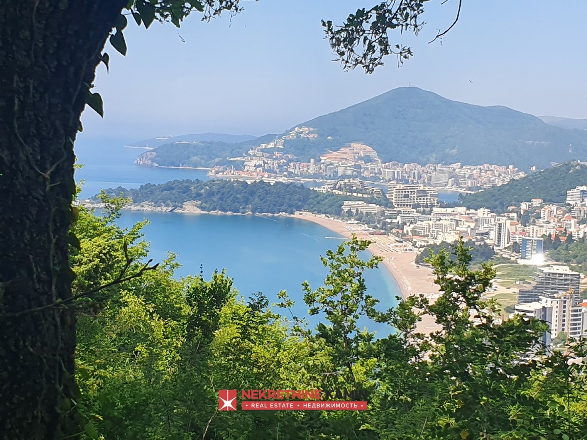 Urbanizovan plac sa otvorenim pogledom na more, plažu u Bečićima i Budvu, Budva, Bečići/Podbabac